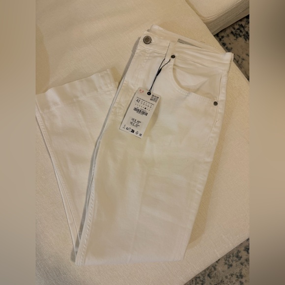 Zara NWT White High Waist Cropped Bootcut jeans - Picture 3 of 4